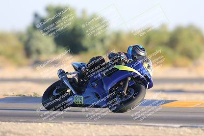 media/Nov-19-2023-CVMA (Sun) [[1f3d1b7ccb]]/Race 17 Amateur Supersport Middleweight/